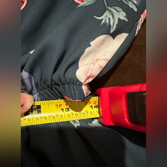 Cherish Blues Pinks Floral Print Short Romper Bell Sleeves Cold Shoulder… - Picture 11 of 12